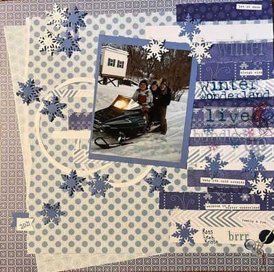 Winter wonderland
May 25 sketch
Keywords: snowflakes;circles;paper strips;buttons