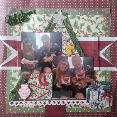 MERRY CHRISTMAS 
Christmas Countdown day 3 : Use green , Christmas  Tree and Decorations 
